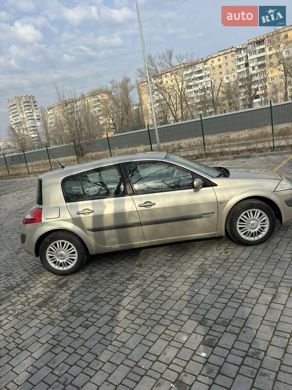 Хэтчбек Renault Megane 2006 в Каменском