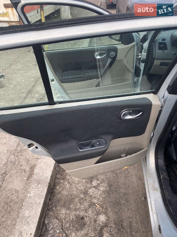 Хэтчбек Renault Megane 2004 в Черкассах фото 12 Хэтчбек Renault Megane 2004 в Черкассах