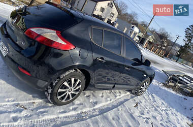 Хэтчбек Renault Megane 2012 в 
