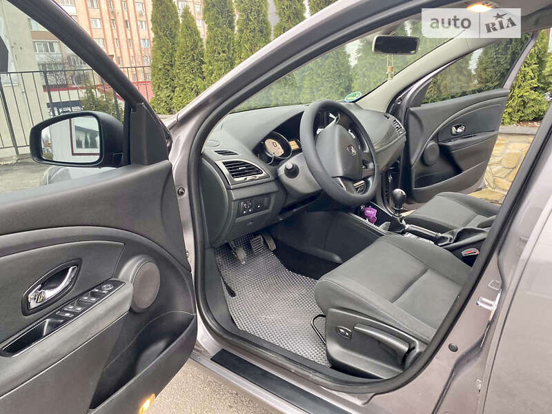 Универсал Renault Megane 2012 в Ровно фото 9 Универсал Renault Megane 2012 в Ровно
