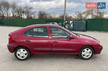 Хетчбек Renault Megane 2000 в Южному