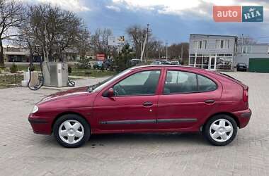 Хетчбек Renault Megane 2000 в Южному