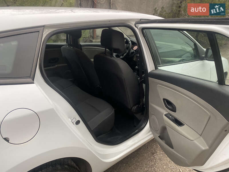 Универсал Renault Megane 2011 в Днепре фото 17 Универсал Renault Megane 2011 в Днепре