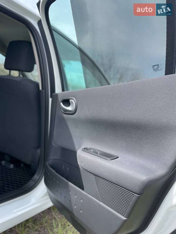 Седан Renault Megane 2008 в Дубно