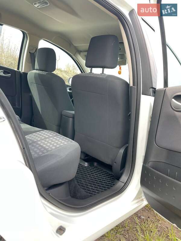 Седан Renault Megane 2008 в Дубно