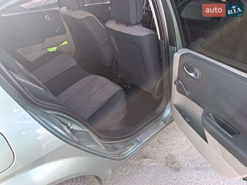 Седан Renault Megane 2004 в Шаргороді