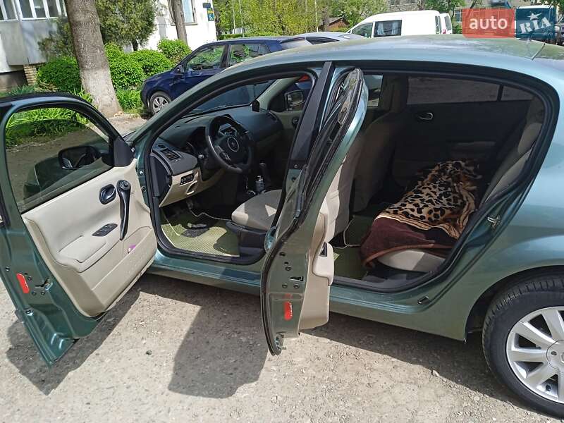 Седан Renault Megane 2006 в Чернівцях