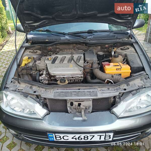 Седан Renault Megane 2003 в Львове