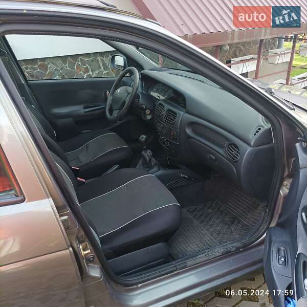 Седан Renault Megane 2003 в Львове