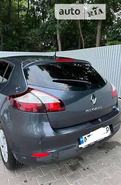 Хэтчбек Renault Megane 2015 в Снятине