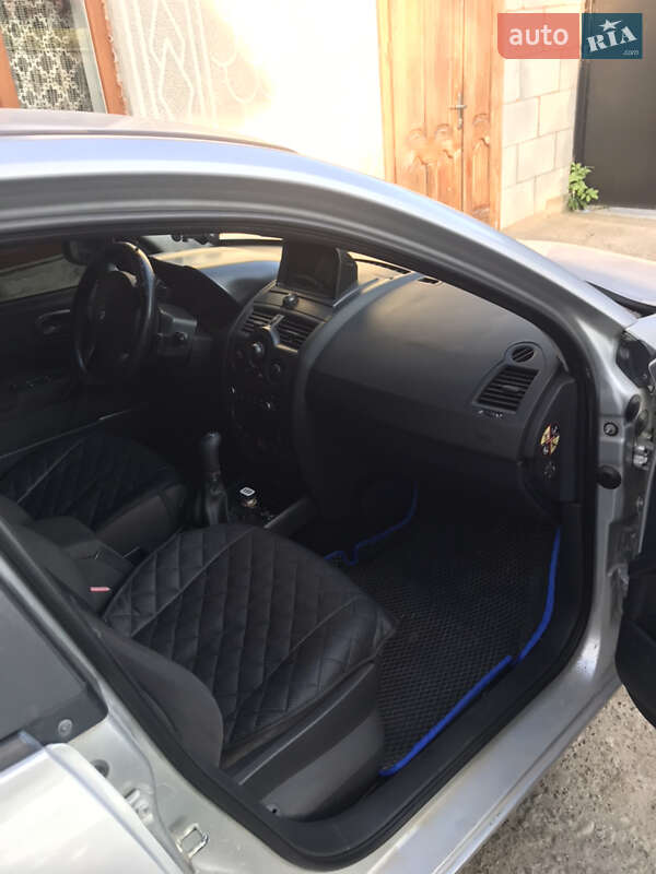Седан Renault Megane 2005 в Рогатине