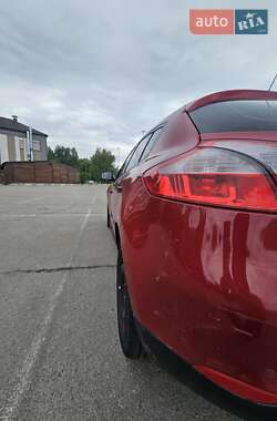 Хэтчбек Renault Megane 2010 в 