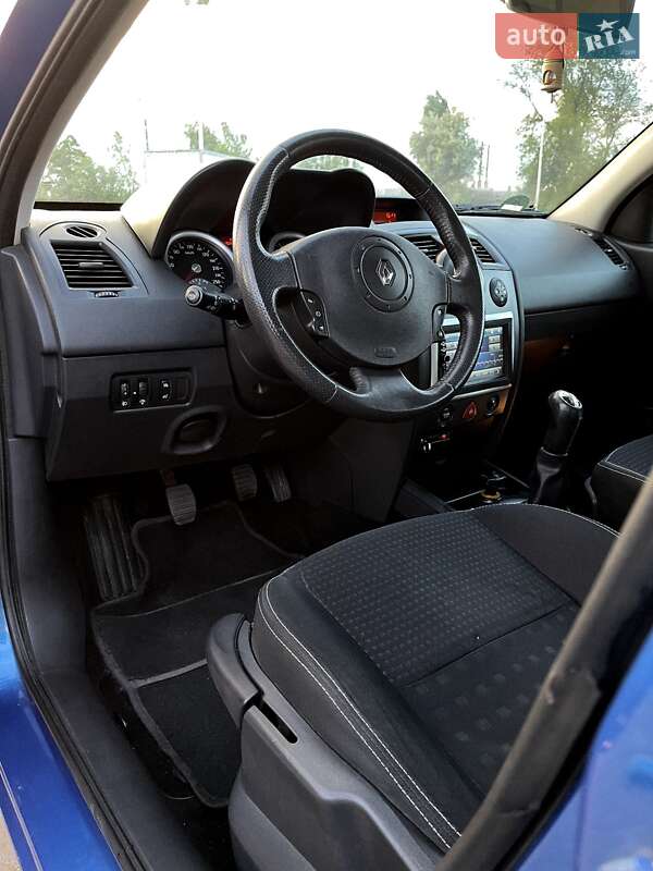 Хэтчбек Renault Megane 2005 в Новомосковске фото 11 Хэтчбек Renault Megane 2005 в Новомосковске