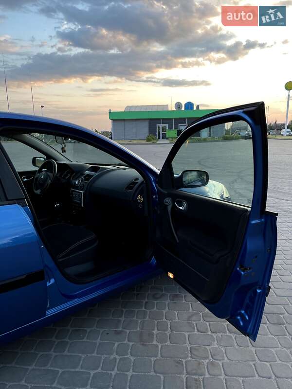 Хэтчбек Renault Megane 2005 в Новомосковске фото 9 Хэтчбек Renault Megane 2005 в Новомосковске