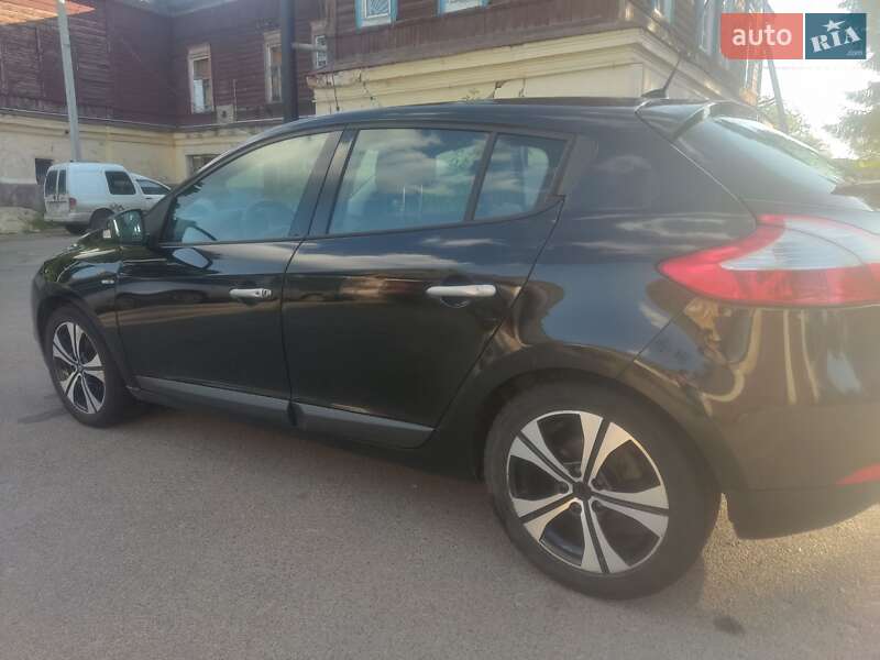 Хэтчбек Renault Megane 2011 в Городне
