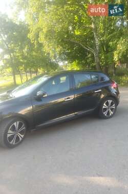 Хэтчбек Renault Megane 2011 в 