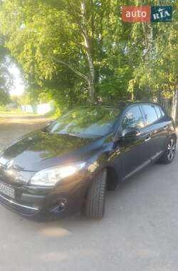 Хэтчбек Renault Megane 2011 в 