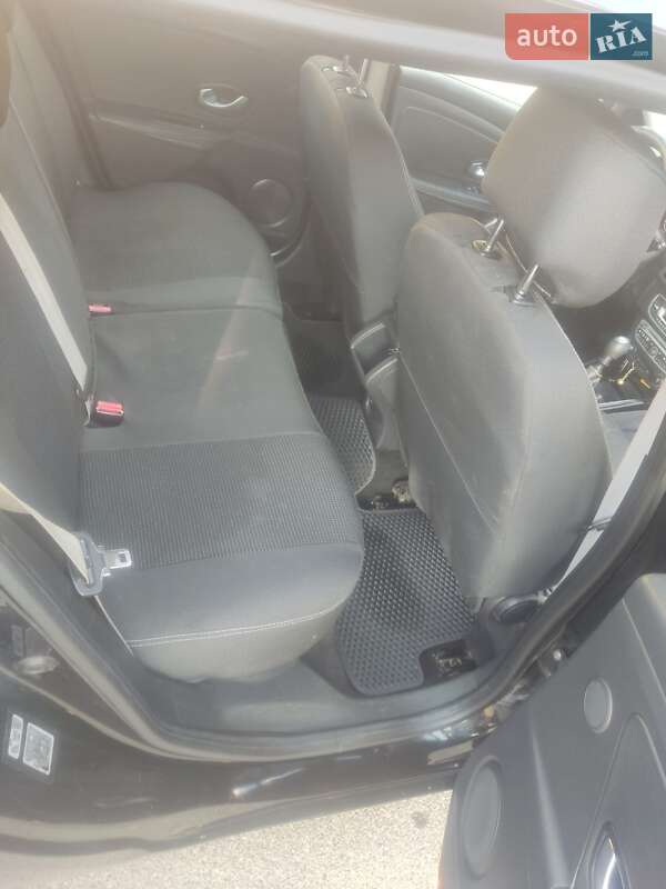 Хэтчбек Renault Megane 2011 в Городне
