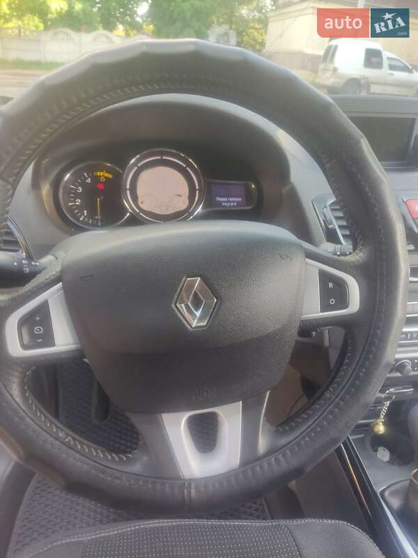 Хэтчбек Renault Megane 2011 в Городне
