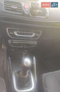 Хэтчбек Renault Megane 2011 в 