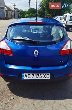 Хэтчбек Renault Megane 2011 в 
