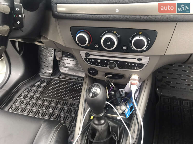 Хетчбек Renault Megane 2011 в Шептицькому фото 15 Хетчбек Renault Megane 2011 в Шептицькому