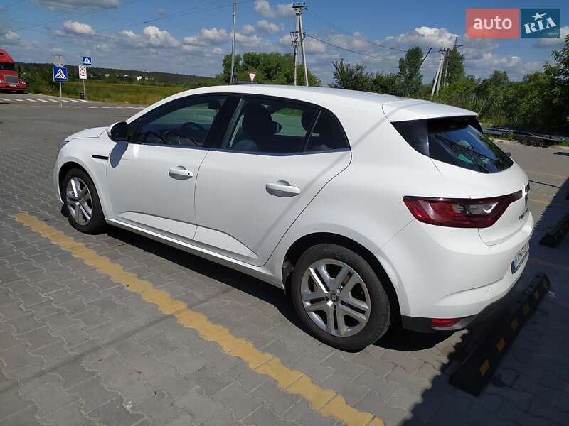 Хэтчбек Renault Megane 2016 в Киеве