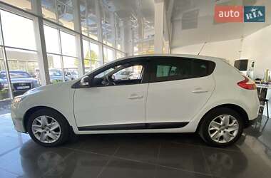Хэтчбек Renault Megane 2011 в 