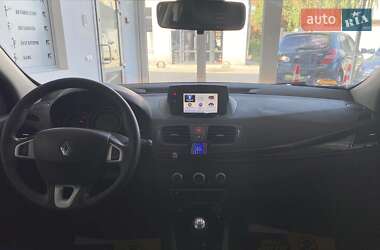 Хэтчбек Renault Megane 2011 в 