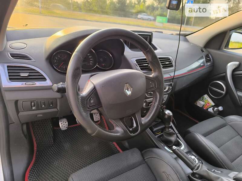 Универсал Renault Megane 2013 в Новомосковске фото 9 Универсал Renault Megane 2013 в Новомосковске