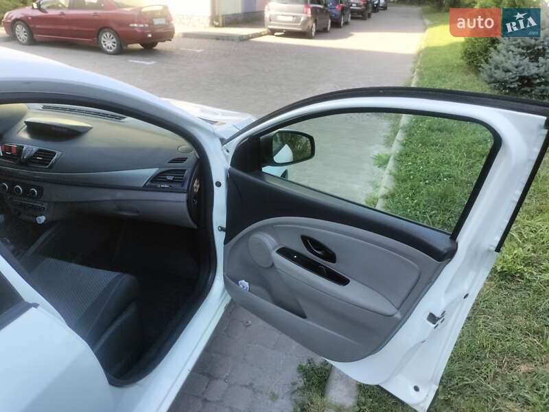 Хетчбек Renault Megane 2012 в Івано-Франківську фото 14 Хетчбек Renault Megane 2012 в Івано-Франківську