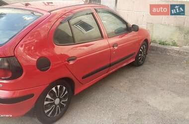 Хэтчбек Renault Megane 1996 в 
