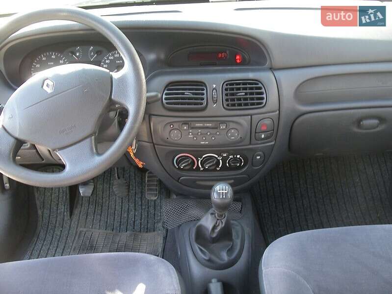 Седан Renault Megane 2002 в Києві