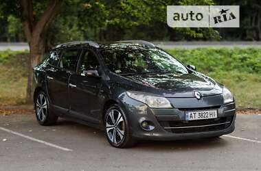 Универсал Renault Megane 2011 в Вишневом