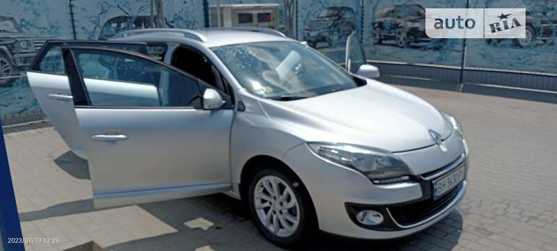 Универсал Renault Megane 2013 в Раздельной