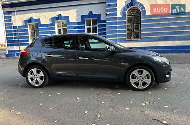 Хэтчбек Renault Megane 2010 в 