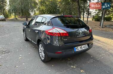 Хэтчбек Renault Megane 2010 в 