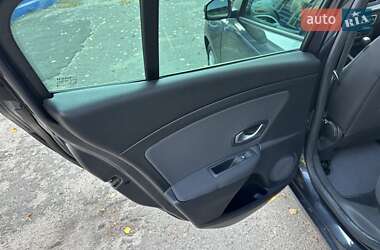 Хэтчбек Renault Megane 2010 в 