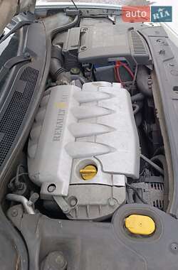 Седан Renault Megane 2004 в 