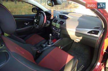 Хэтчбек Renault Megane 2012 в 