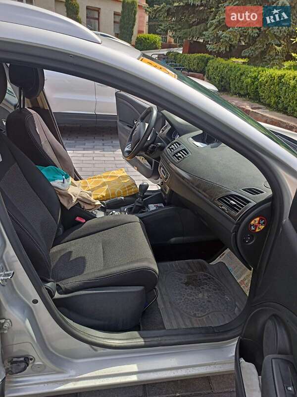 Універсал Renault Megane 2012 в Чернівцях