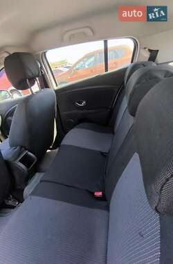 Хэтчбек Renault Megane 2013 в 