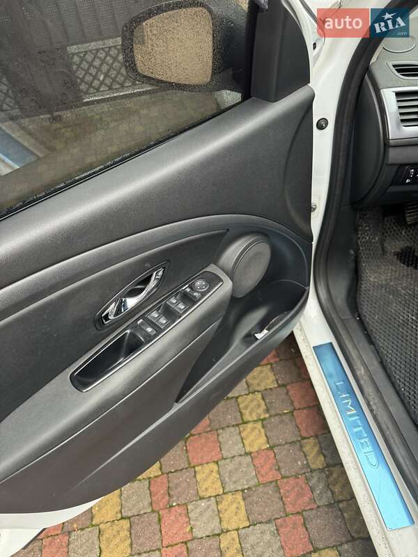 Универсал Renault Megane 2015 в Ужгороде фото 5 Универсал Renault Megane 2015 в Ужгороде