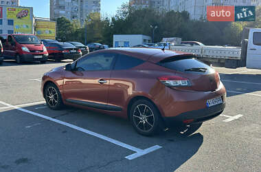 Купе Renault Megane 2010 в 