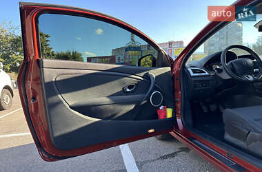Купе Renault Megane 2010 в 