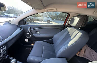 Купе Renault Megane 2010 в 