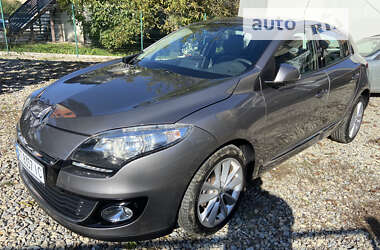 Хэтчбек Renault Megane 2012 в 