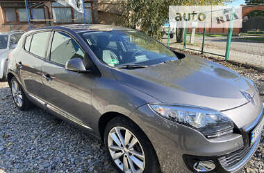 Хэтчбек Renault Megane 2012 в 