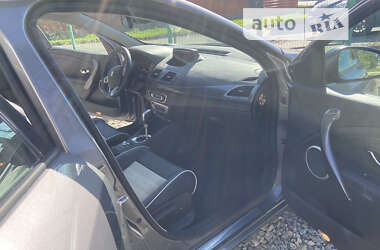 Хэтчбек Renault Megane 2012 в 