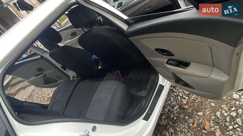 Универсал Renault Megane 2011 в Тернополе фото 10 Универсал Renault Megane 2011 в Тернополе